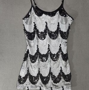 BKE Boutique Coquette Women Medium Tank Top Shirt Black Silver Sequin Swirl Cami